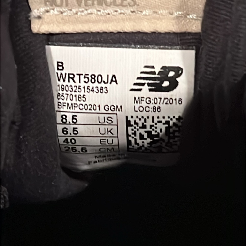 New Balance Women's 580 Molten Metal Sneakers Shoes WRT580JA - Picture 6 of 9